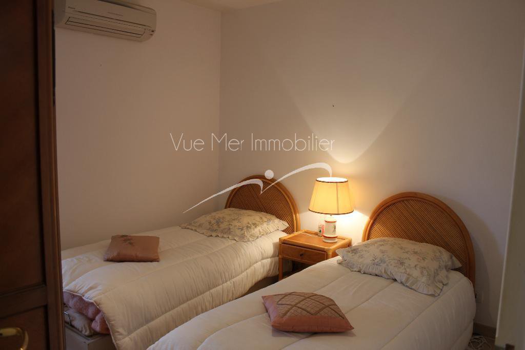 Appartement de standing de type T2,Terrasse exposée Sud-Ouest de 30 m². Le Lavandou