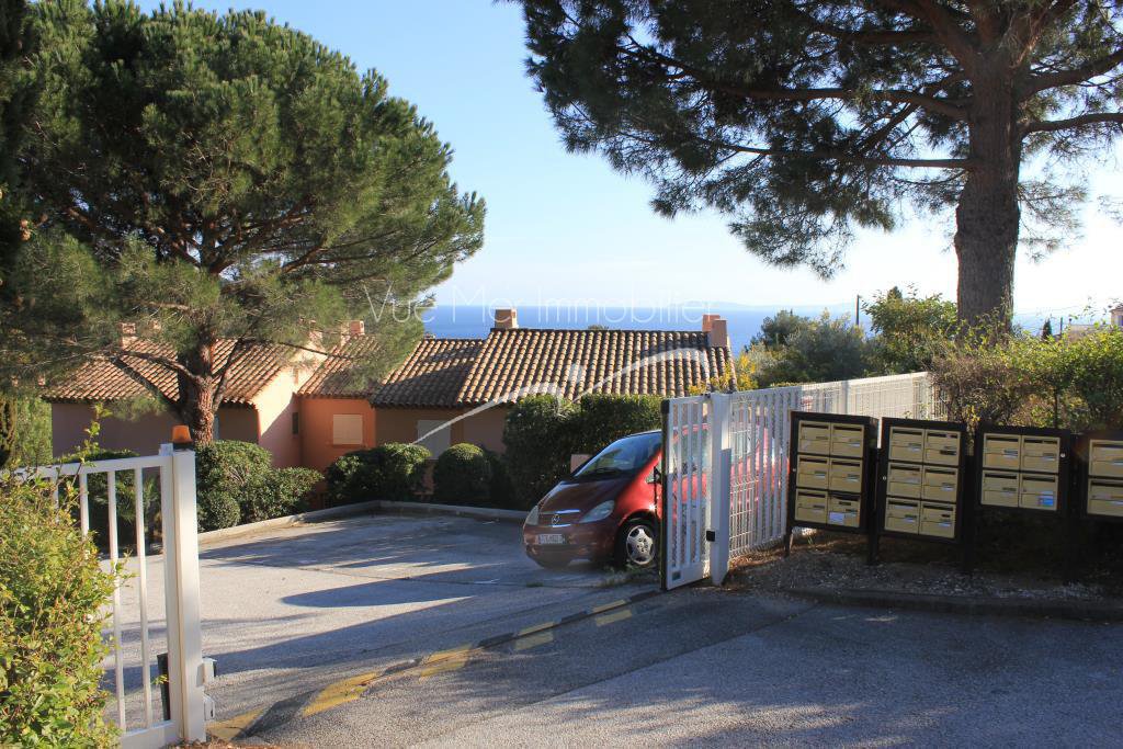 vente Appartement  type T2 mezzanine  Rayol Canadel Sur Mer avec vue mer