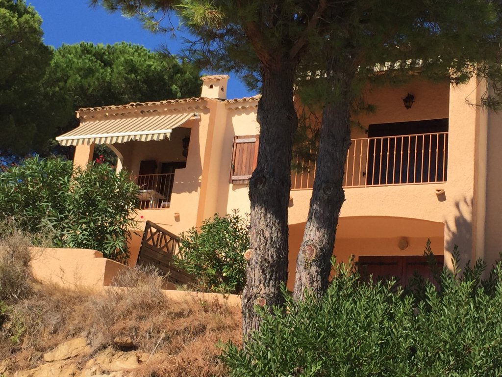 vente Appartement T2 Bormes Les Mimosas dans une résidence sécurisée et conviviale de style provençal,