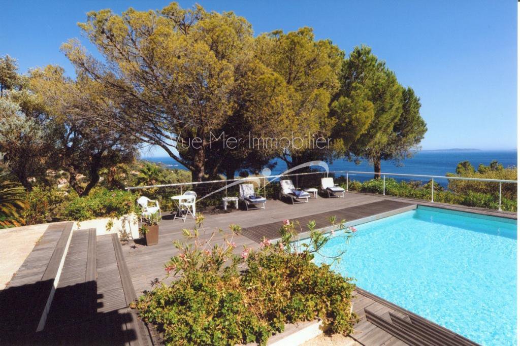 Estimation d'une Propriété, Vue Mer Exceptionnelle, 2 hectares de terrain, piscine , tennis... LAVANDOU 83980 aiguebelle