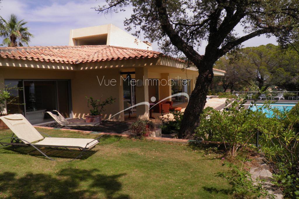 Estimation d'une Propriété, Vue Mer Exceptionnelle, 2 hectares de terrain, piscine , tennis... LAVANDOU 83980 aiguebelle