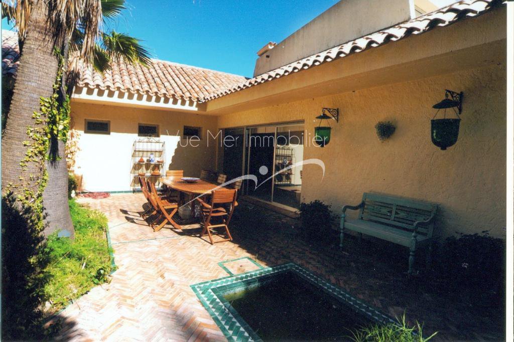 Estimation d'une Propriété, Vue Mer Exceptionnelle, 2 hectares de terrain, piscine , tennis... LAVANDOU 83980 aiguebelle