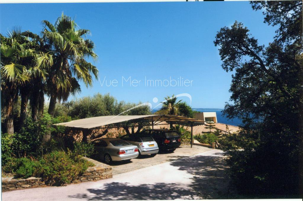 Estimation d'une Propriété, Vue Mer Exceptionnelle, 2 hectares de terrain, piscine , tennis... LAVANDOU 83980 aiguebelle