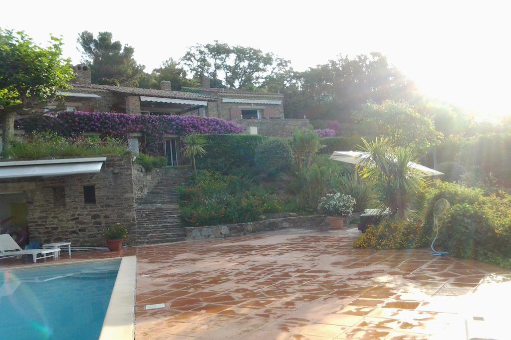 maison avec piscine corniche des îles d'or à faire estimation