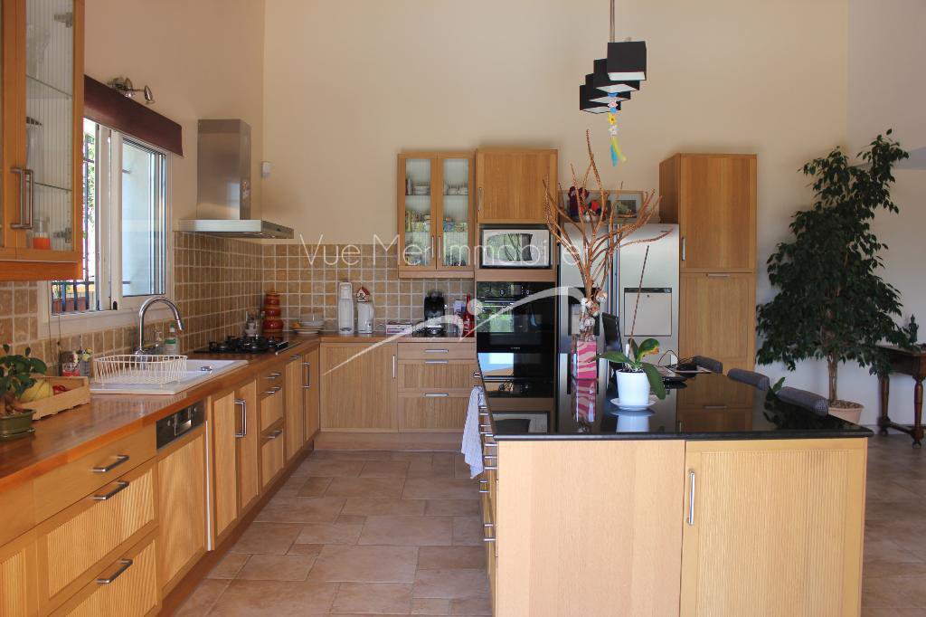 Villa avec piscine proche plages Bormes les Mimosas  la favière port de bormes estimation avec agence immobilière