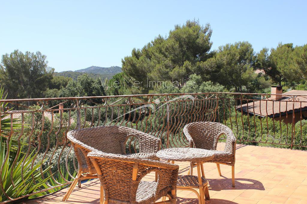 mmettre en vente maison avec terrain et piscine à La Favière agence