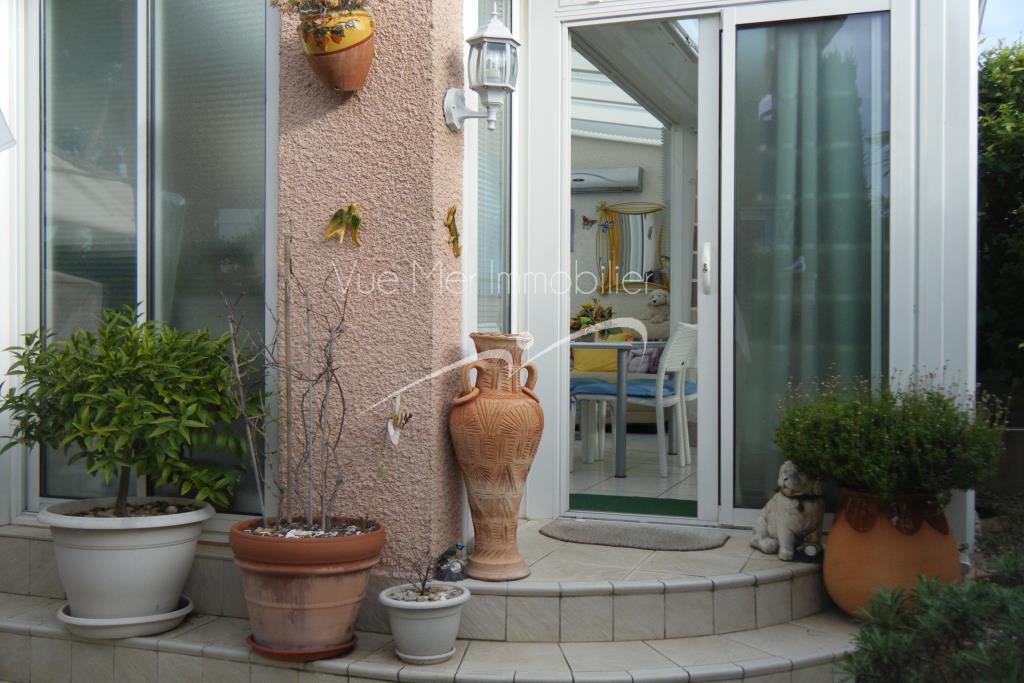 Vente mazet de type 2  à Bormes les Mimosas dans résidence avec Piscine