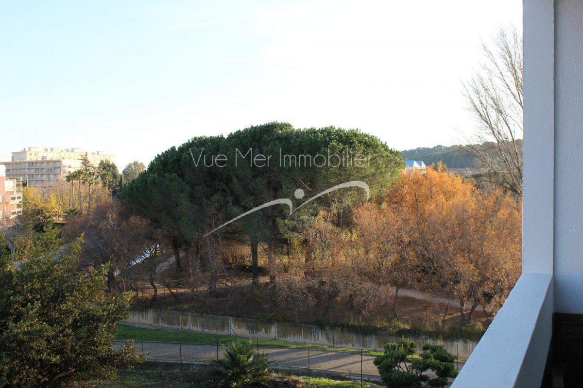 vente Appartement T4  en duplex Le Lavandou à proximité de la grande plage et du centre ville