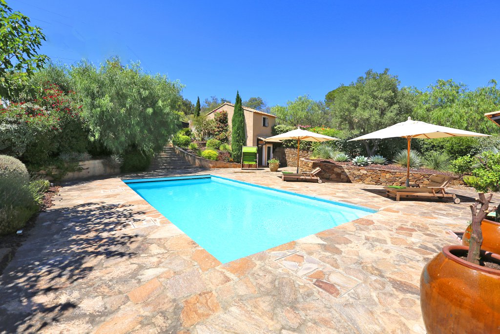 estimation maison ancienne Villa avec piscine 4 chambres Le Lavandou VENDUE par notre agence