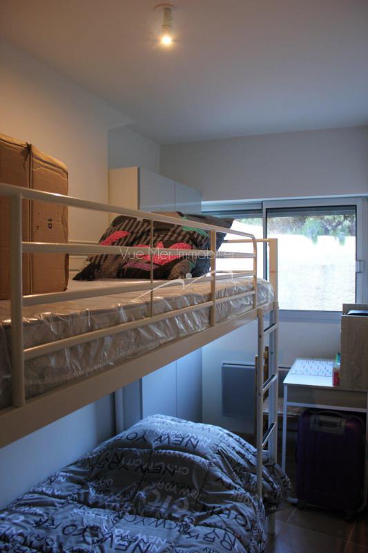 Appartement T2 / T3 Pieds dans l'eau Sur la plage du Lavandou,