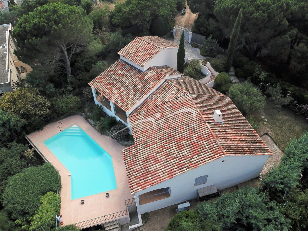 villa avec piscine à faire estimer une agence immobilière du Lavandou
