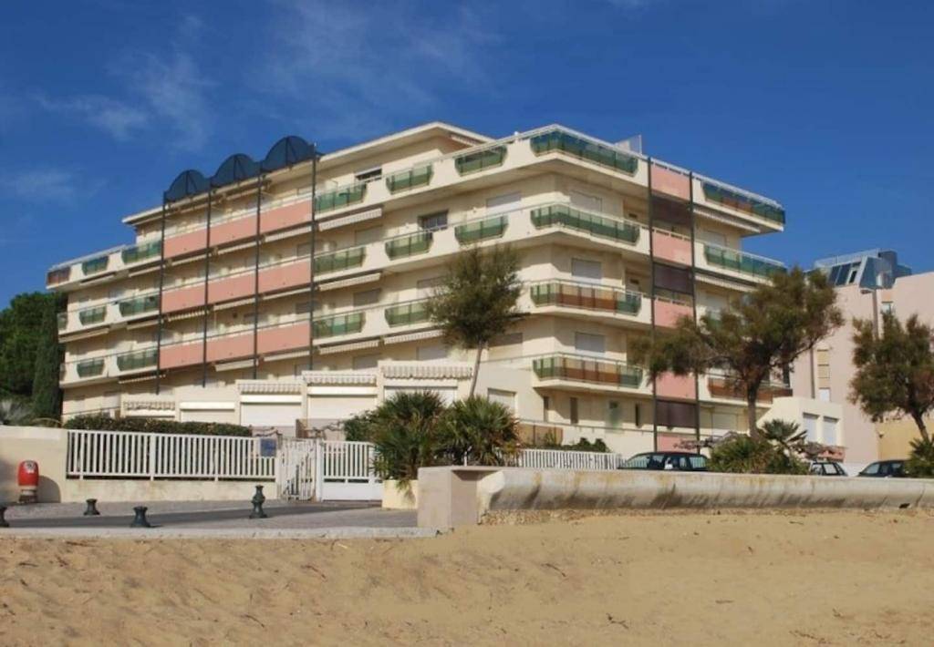 À VENDRE – LE BEACH – VUE MER - ACCES DIRECT PLAGE