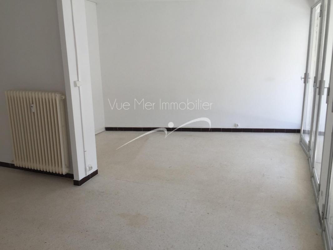 LE LAVANDOU centre-ville T4 terrasses  88m²  parking