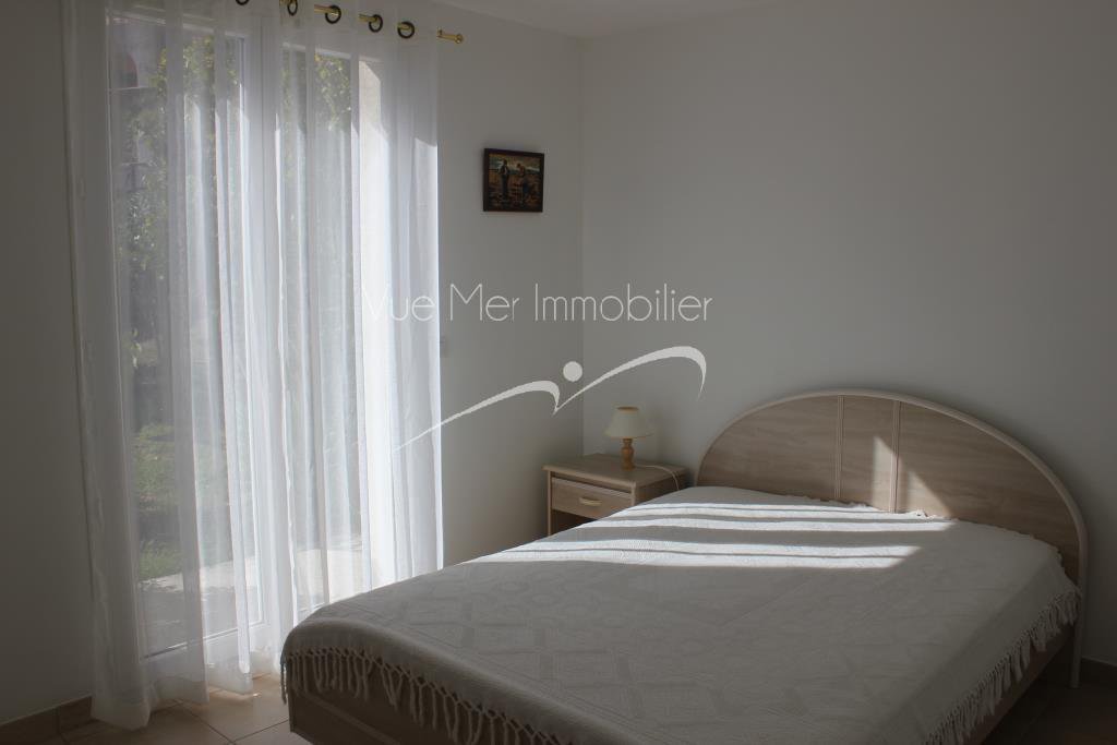 Maison récente Le Lavandou proche centre villa avec terrain piscinable