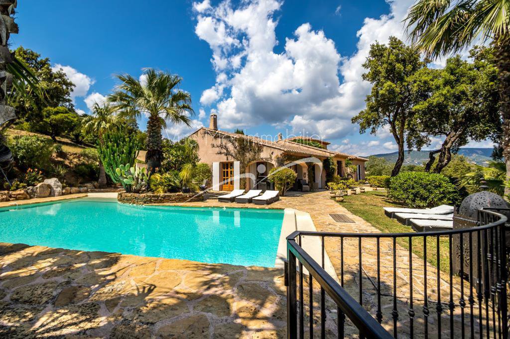 vendre sa maison par agence à Bormes les Mimosas Maitre Poussardin