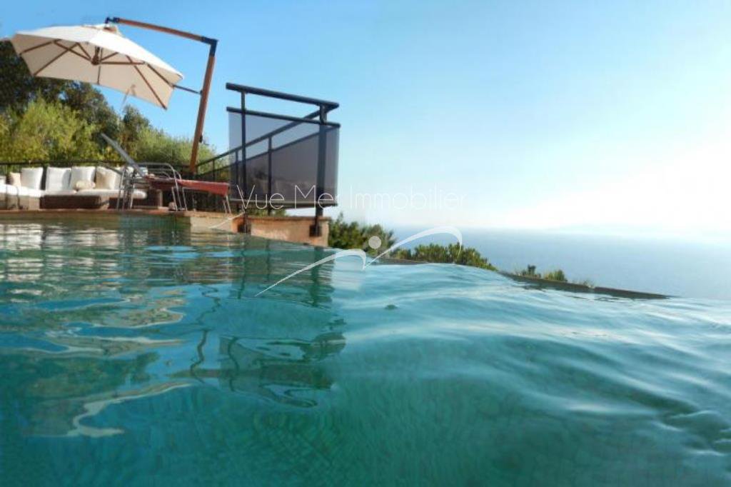 villa avec piscine à Cavalière dans domaine agence immobilière