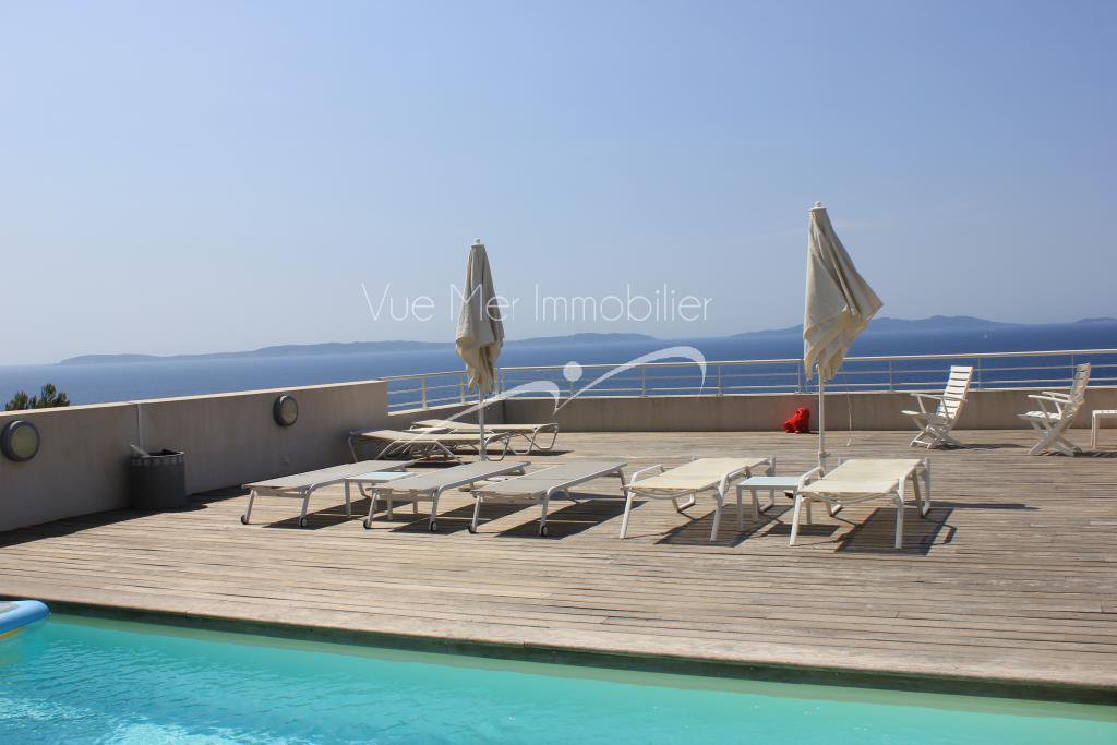 mettre en vente maison avec terrain et piszcine vue mer au lavandou 83980