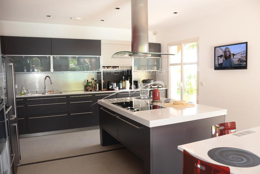 maison récente et de luxe à vendre par agence immo Lavanou