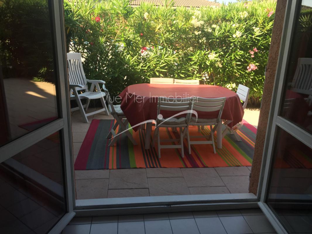 Appartement  type 2/3 pièces agrémenté d'une terrasse de 40m²  Résidence Les Plages II de Cavalière