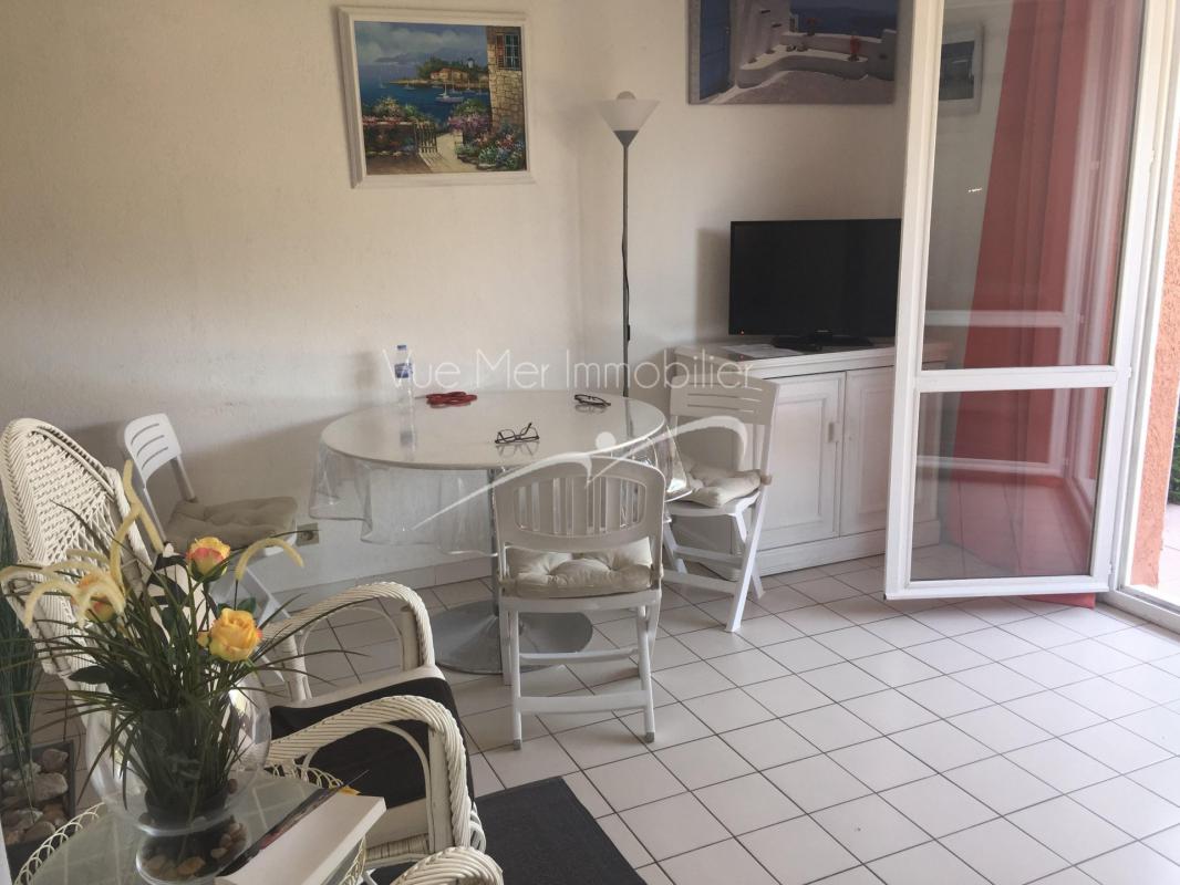 Appartement  type 2/3 pièces agrémenté d'une terrasse de 40m²  Résidence Les Plages II de Cavalière