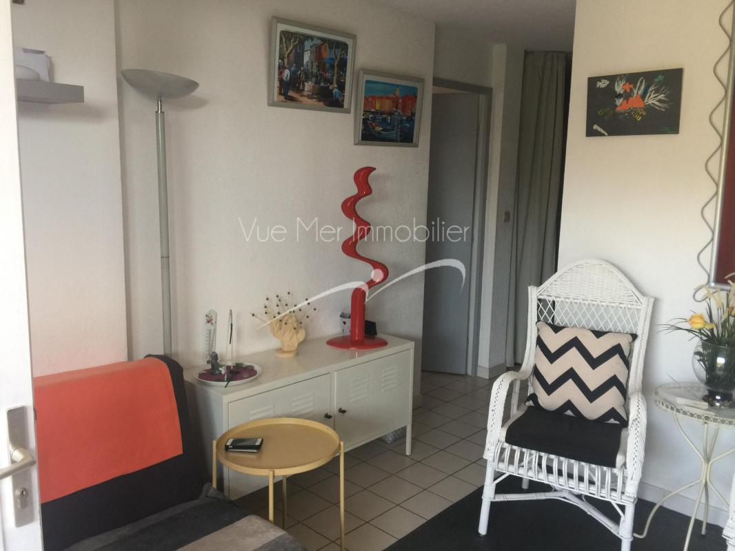 Appartement  type 2/3 pièces agrémenté d'une terrasse de 40m²  Résidence Les Plages II de Cavalière