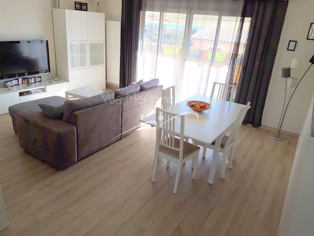 Appartement T3  situé au 2ème et dernier étage  Bormes Les Mimosas
