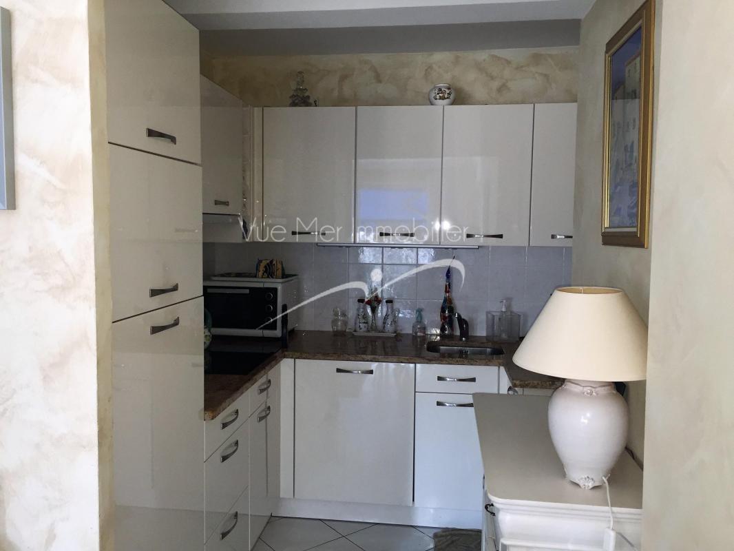 Appartement T2. Le Lavandou. VENDU en 2019