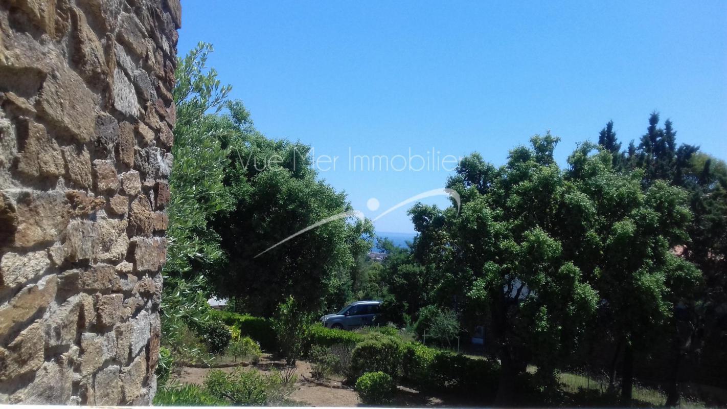 APPARTEMENT 76M² +GARAGE 65M²  refait à neuf climatisé, triple exposition EST/SUD/OUEST, BORMES LES MIMOSAS