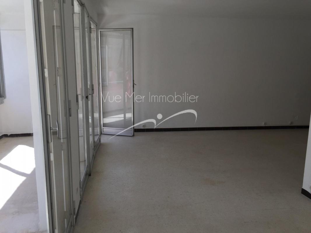 Appartement T4 Le Lavandou. Vendu par VMI / faire estimer gratuitement votre appartement au Lavandou