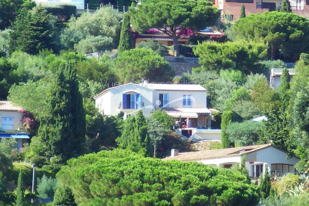 A vendre: Villa au Super Lavandou avec piscine. Centre ville et plage à pied dossier sur demande évaluation comparative