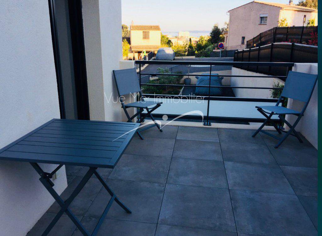 maison lumineuse fonctionnelle garage piscinable à Bormes les Mimosas