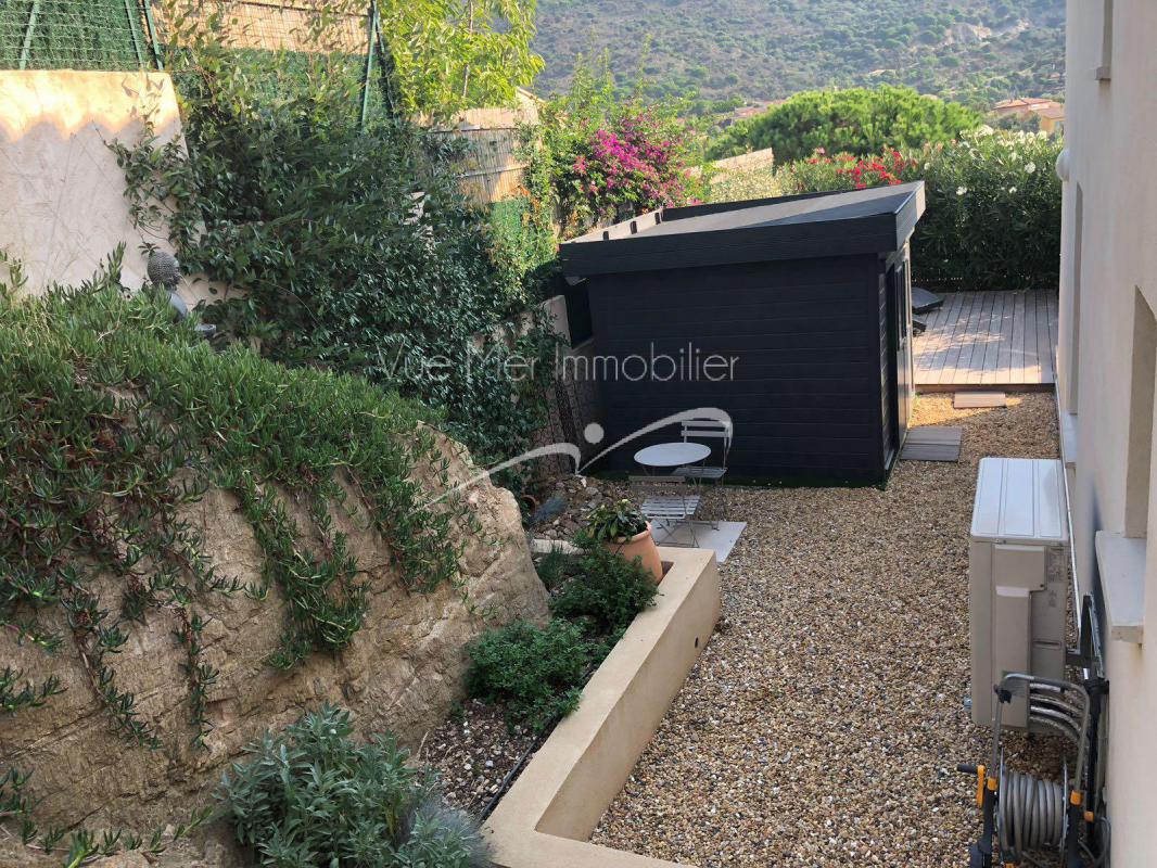 maison lumineuse fonctionnelle garage piscinable à Bormes les Mimosas