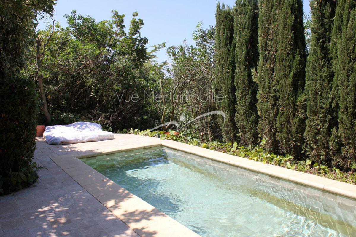 villa avec piscine au Gaou Bénat à faire estimer par agence immobilière discrète