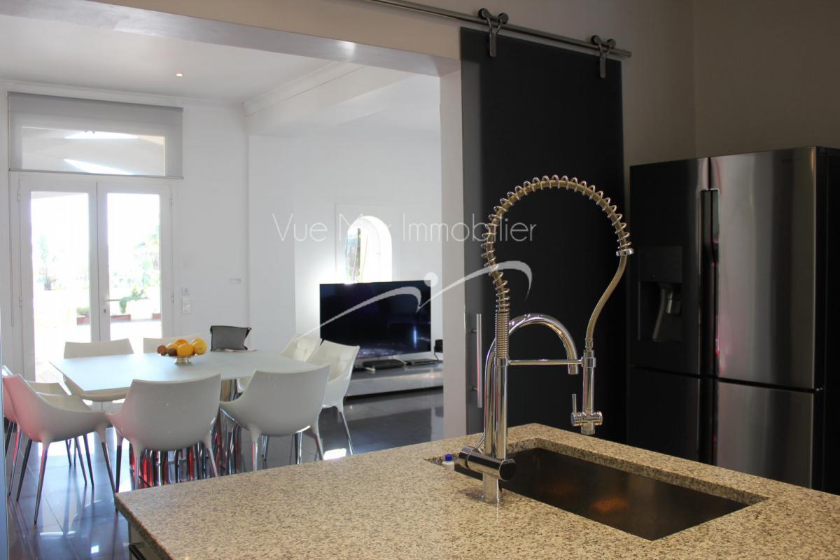 Maison à vendre en centre ville avec vue mer 180 m² habitable !