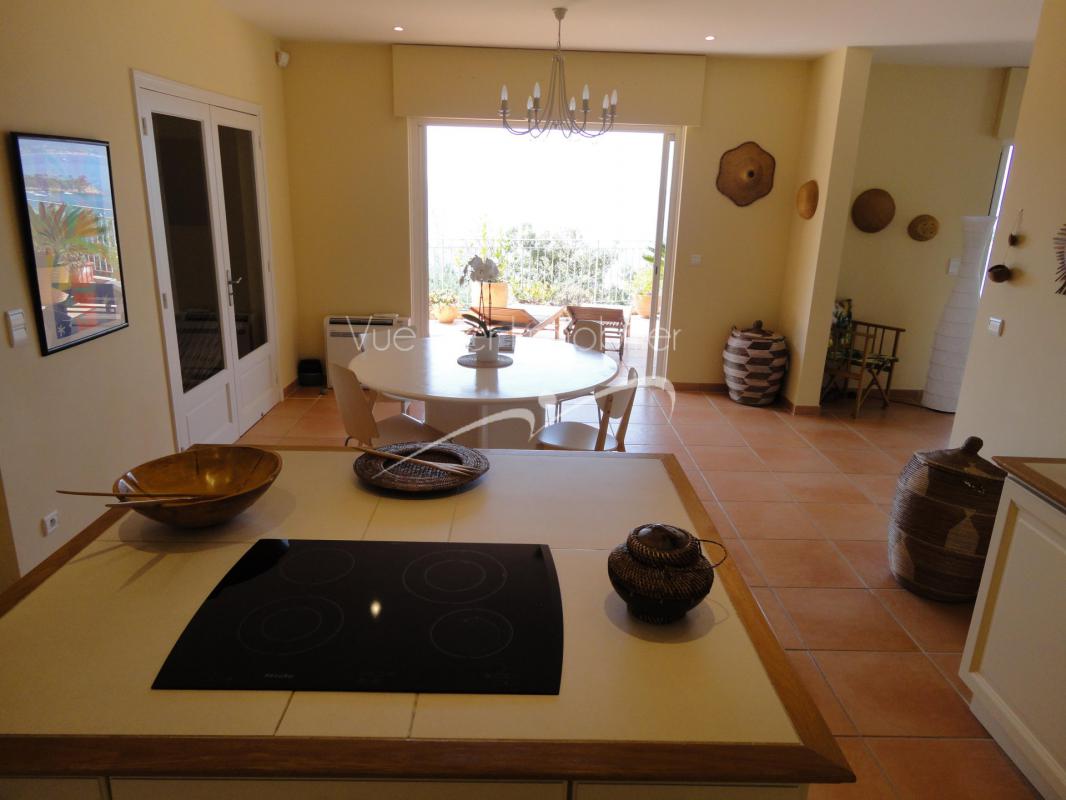 Villa sur Cavalière. VENDUE CAVALIERE Sur le Cap Nègre 
