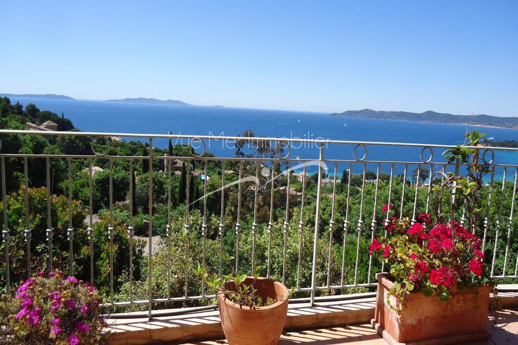 Villa sur Cavalière. VENDUE CAVALIERE Sur le Cap Nègre 