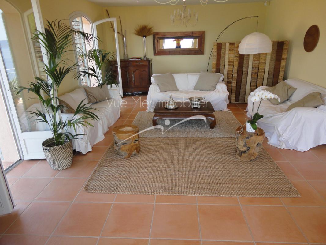 Villa sur Cavalière. VENDUE CAVALIERE Sur le Cap Nègre 