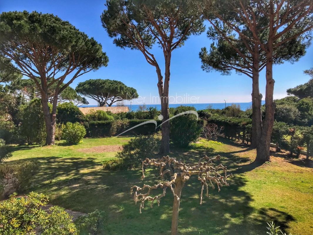 appartement type 2/3 pièces avec terrasse donnant sur la mer. SAINT-CLAIR