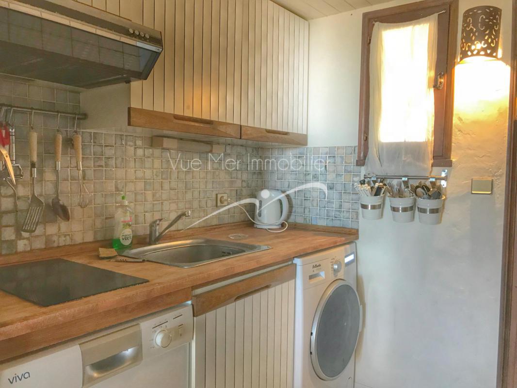 appartement type 2/3 pièces avec terrasse donnant sur la mer. SAINT-CLAIR