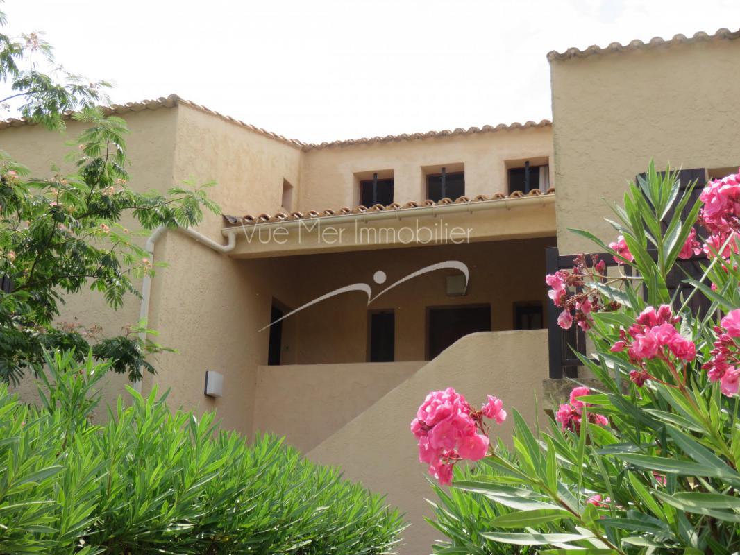 appartement type 2/3 pièces avec terrasse donnant sur la mer. SAINT-CLAIR