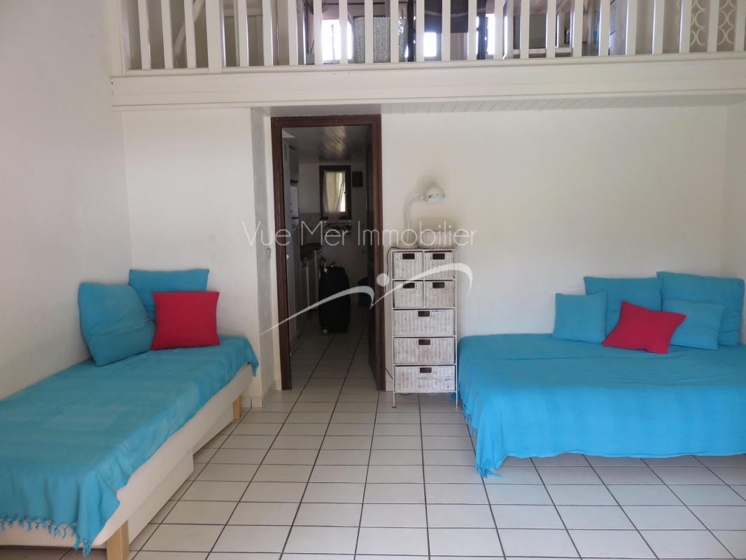 appartement type 2/3 pièces avec terrasse donnant sur la mer. SAINT-CLAIR