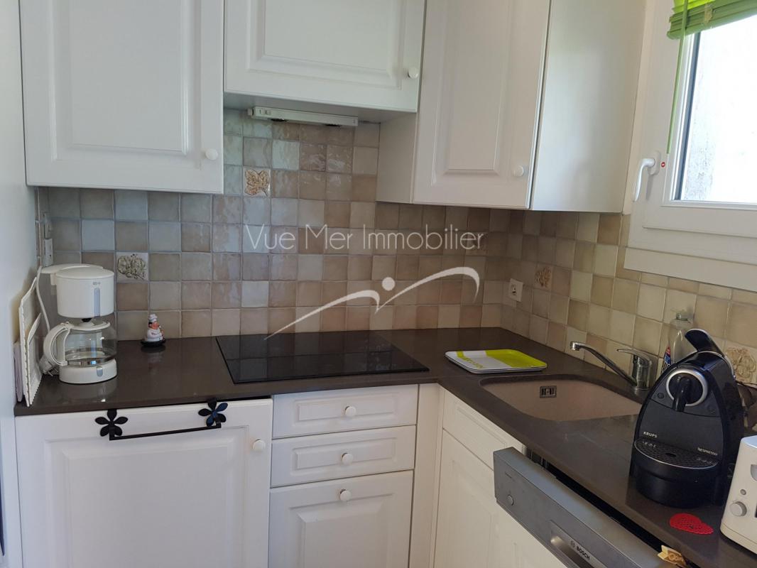 Appartement à vendre de type T3 Le Lavandou. résidence avec piscine