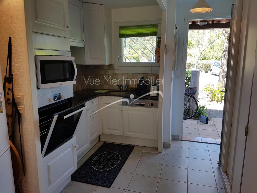 Appartement à vendre de type T3 Le Lavandou. résidence avec piscine