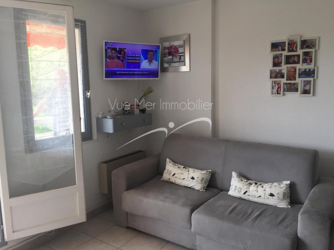 A vendre Appartement T1  Bormes Les Mimosas, à 400m de la plage de La Favère. Garage