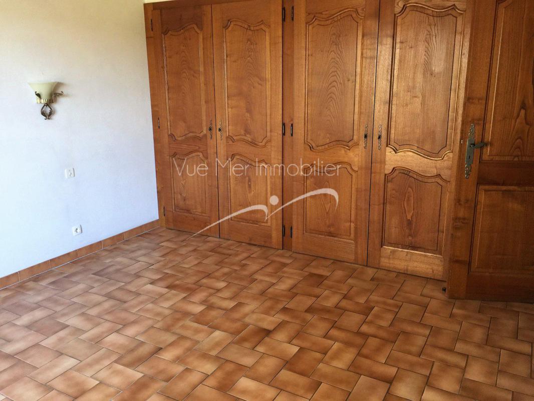 Villa 220m², BORMES-LES-MIMOSAS