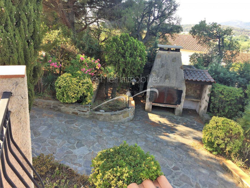 maison avec vue colline à faire estimer pour vendre à Bormes