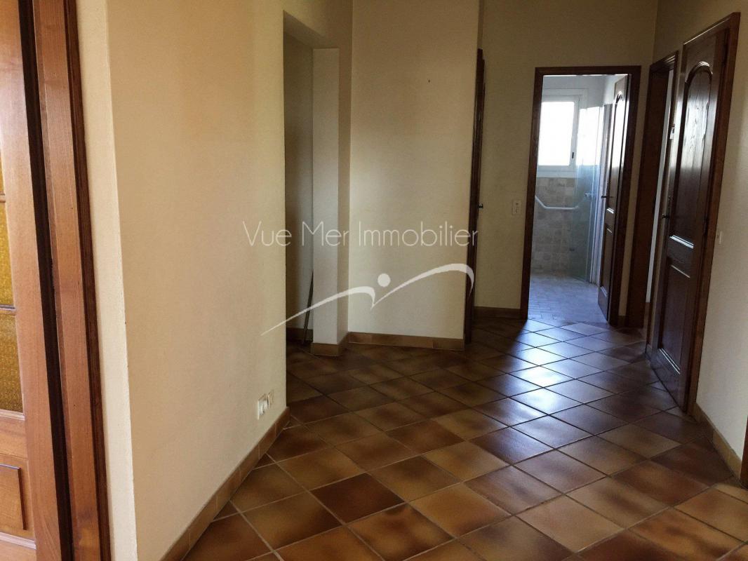 Villa 220m², BORMES-LES-MIMOSAS