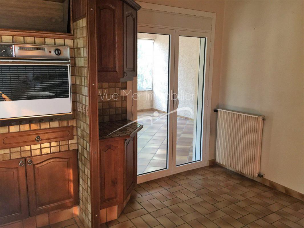 Villa 220m², BORMES-LES-MIMOSAS