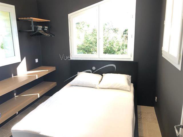 Villa en vente de  200 m²  au calme avec belle piscine Bormes les Mimosas  rénovée avec gout