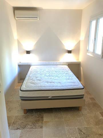 Villa en vente de  200 m²  au calme avec belle piscine Bormes les Mimosas  rénovée avec gout